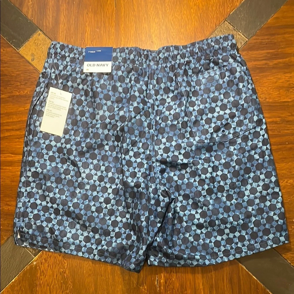 Old Navy Men's Blue Patterned Swim Shorts Size Medium Retail $29.99. NWT.